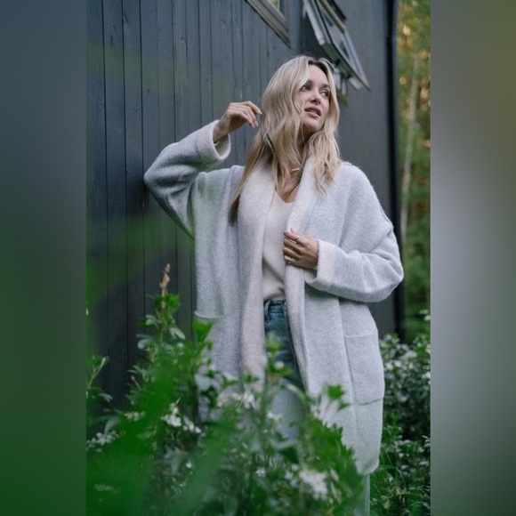Gentle Fawn XS Ramona Cardi in light Grey.  So COZY! - Picture 5 of 9